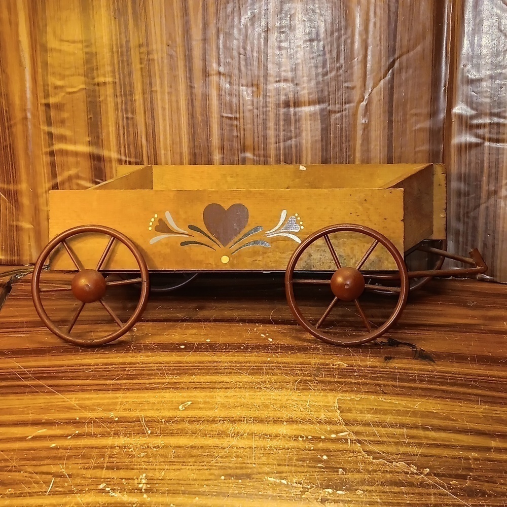 VINTAGE Homco Home Interiors wooden primitive heart wall deco wagon